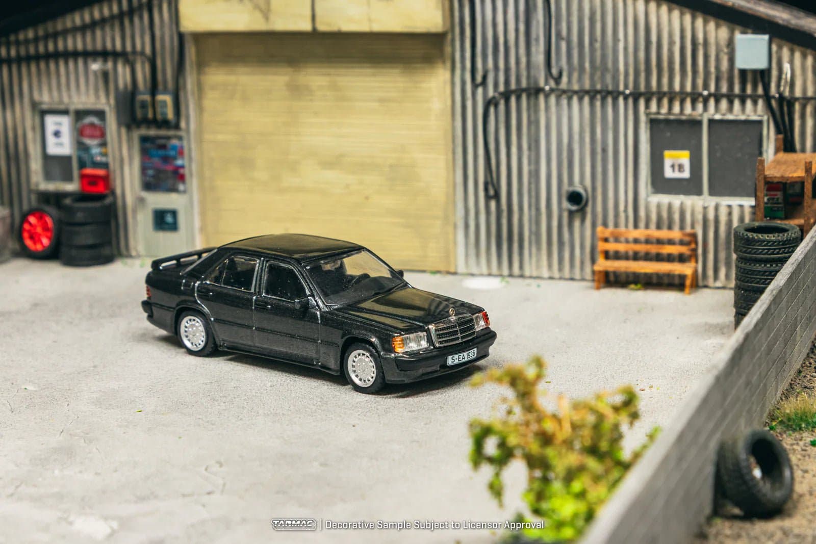 Tarmac Works Mercedes-Benz 190 E 2.3-16 Blue-Black metallic - GLOBAL64 – 1:64 diecast car