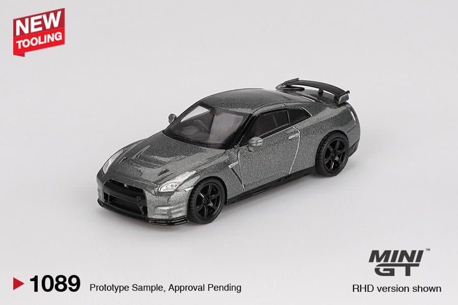 NISSAN GT-R 2013 Dark Metal Gray (NISMO R35 CRS Version) – 1:64 Mini GT diecast car